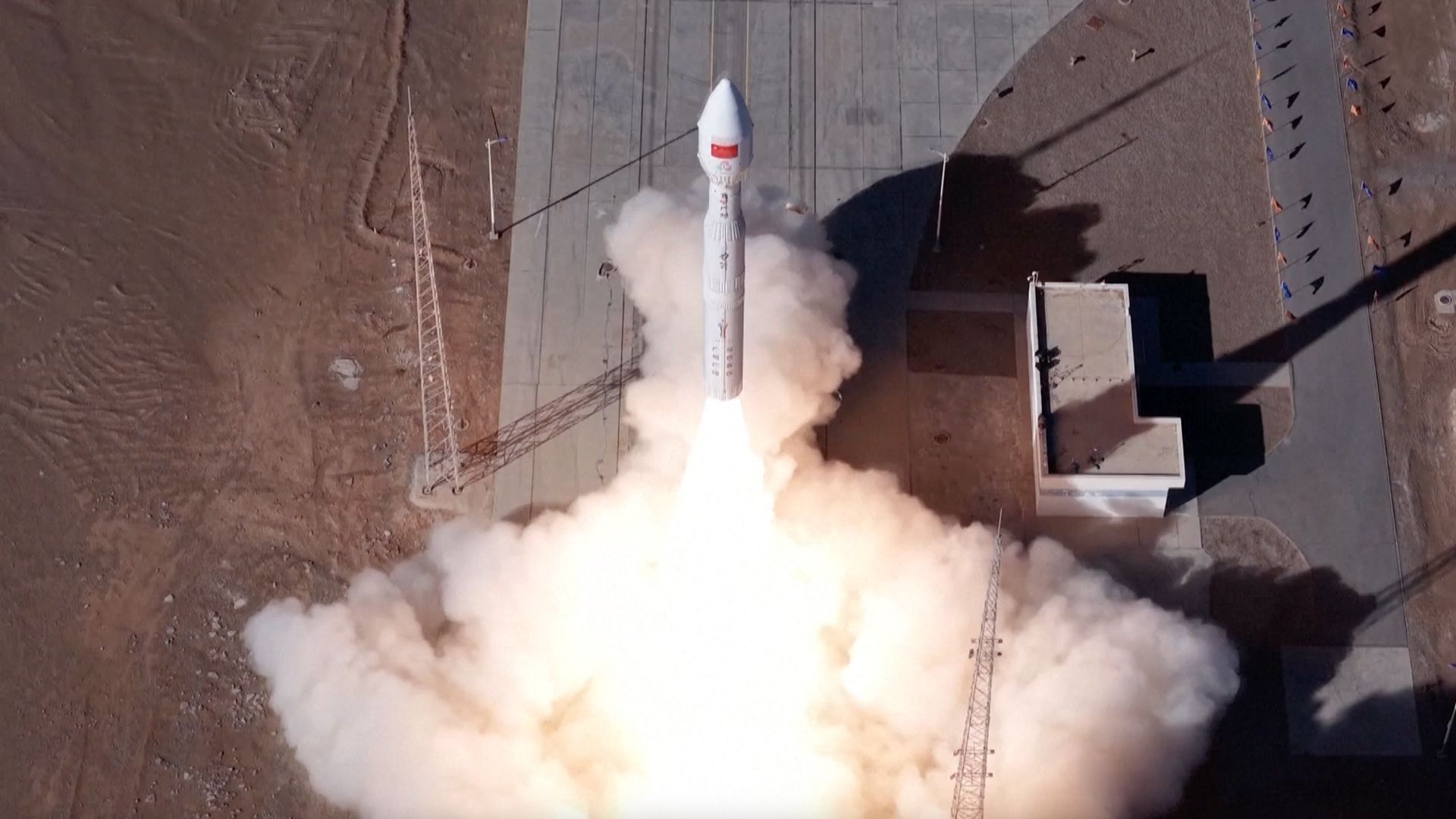  China breaks its single-year launch record with weekend flurry