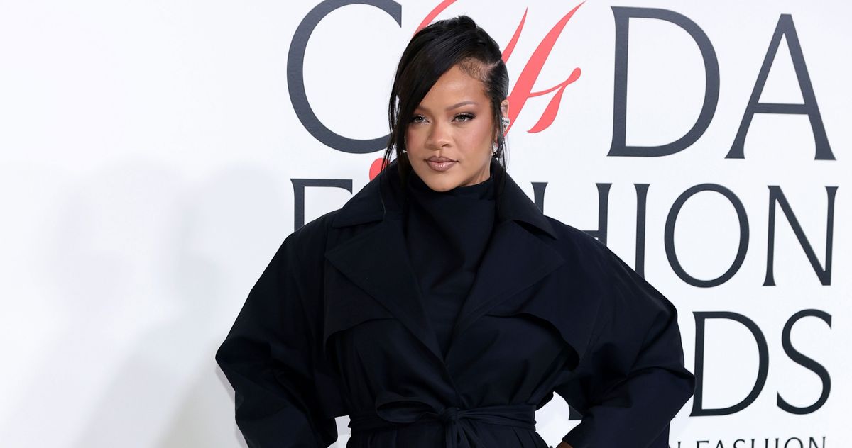  Rihanna Surprises on Red Carpet for the CFDA Fashion Awards