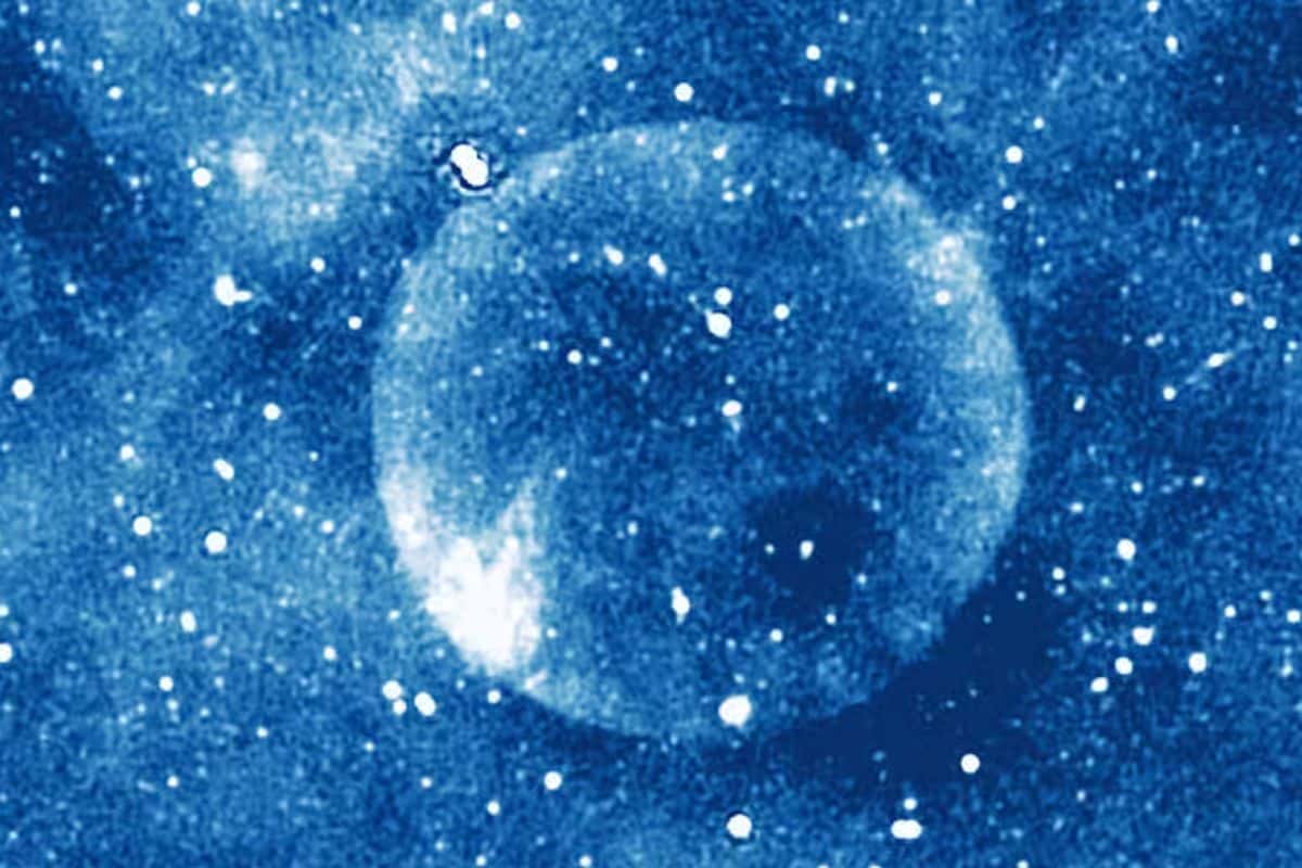  No one had ever seen it before, a perfect circle floating in the Milky Way is baffling astronomers!