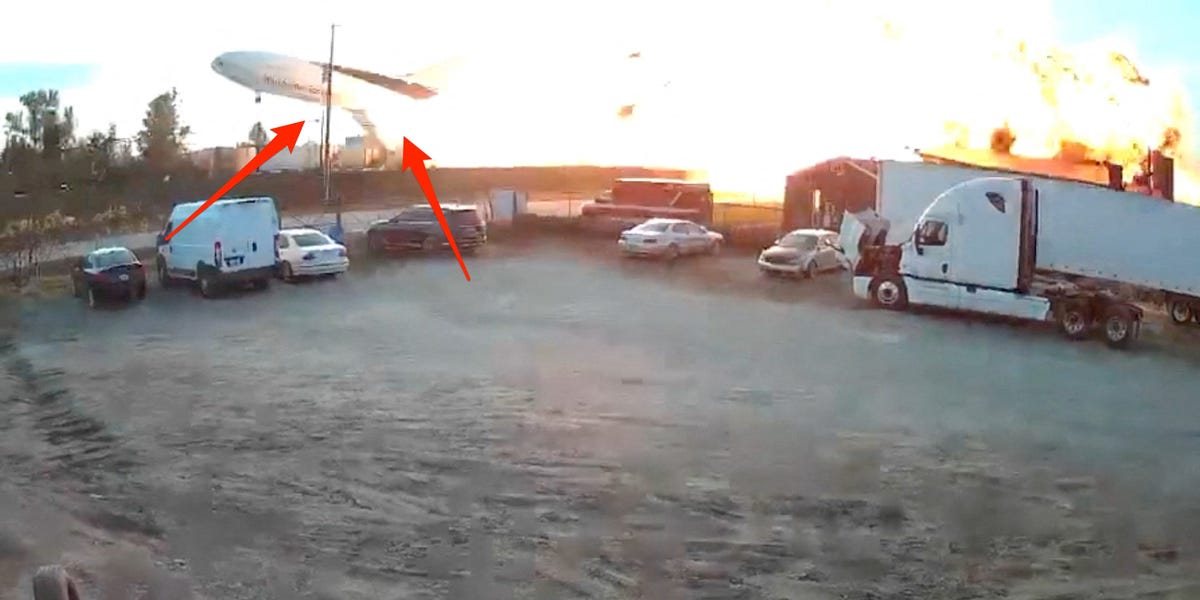  Left Engine of UPS Cargo Plane Detached From the Wing, Official Says