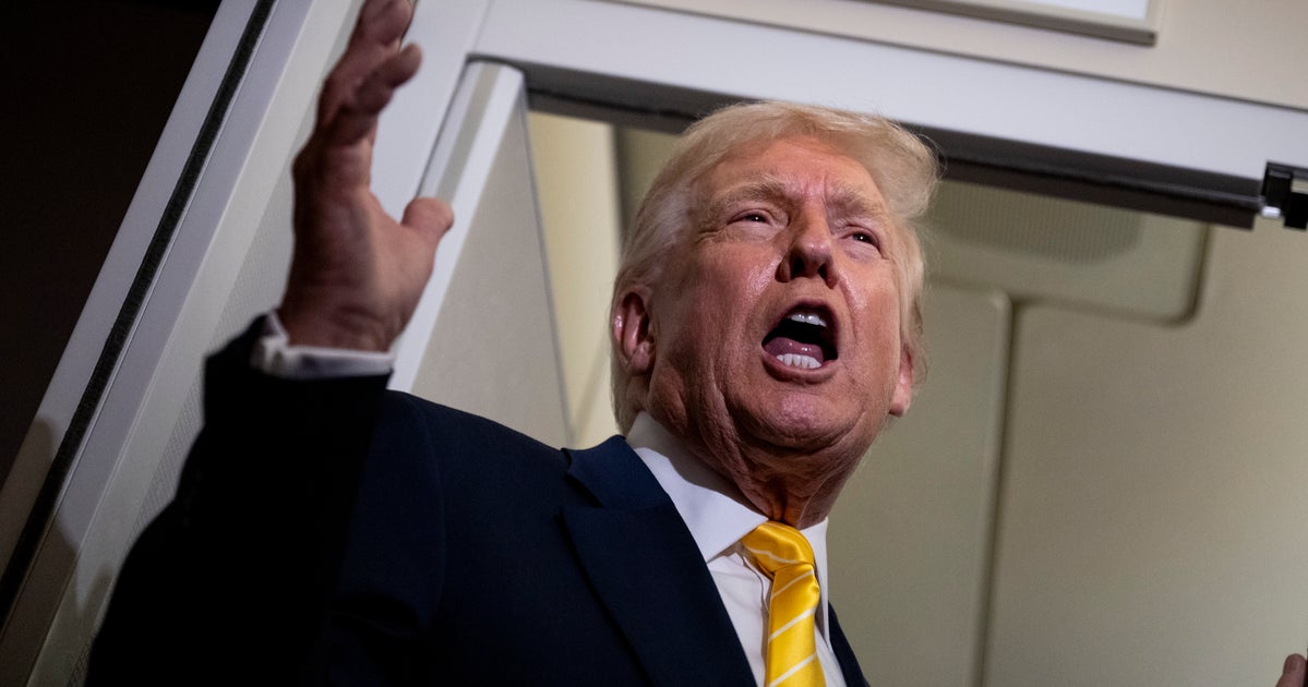  Trump Has Midnight Meltdown Over ‘No Talent’ TV Host