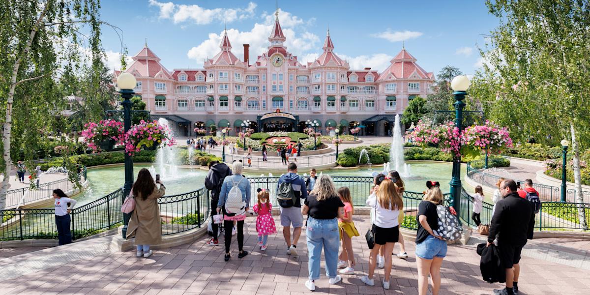  Disney Stock Drops as Revenue Disappoints