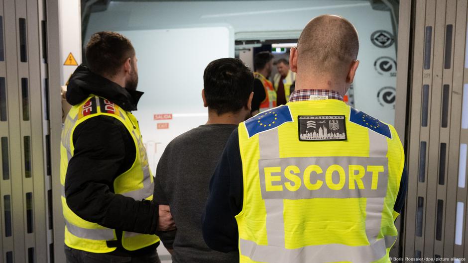  How Germany aims to increase deportations – DW – 11/04/2025