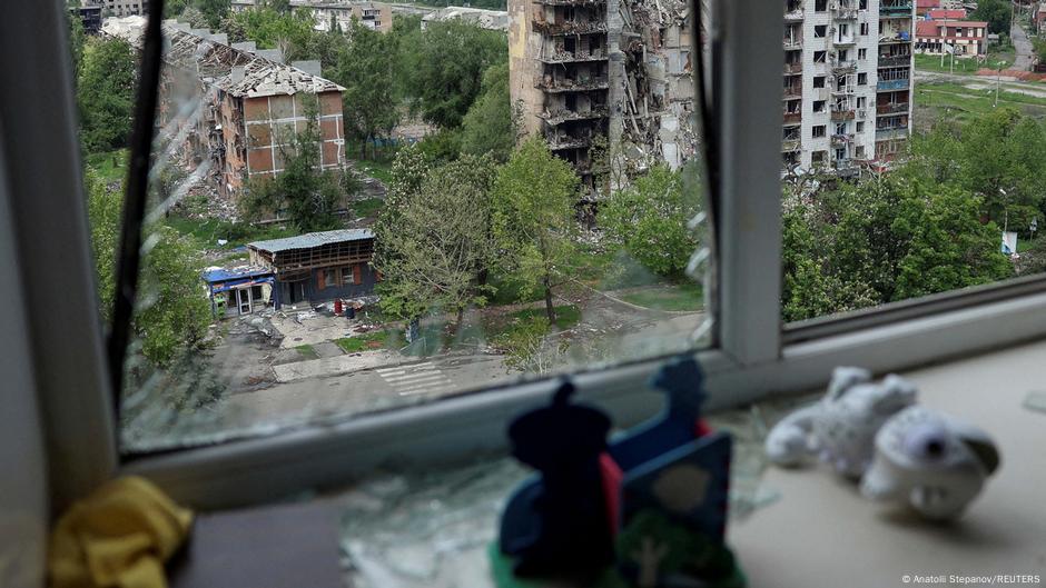  Battle for Pokrovsk intensifies as Russia advances – DW – 11/03/2025