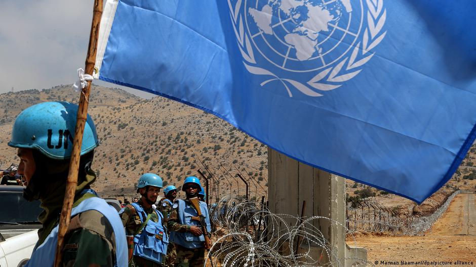  Israeli troops fire at UN peacekeepers in Lebanon – DW – 11/16/2025