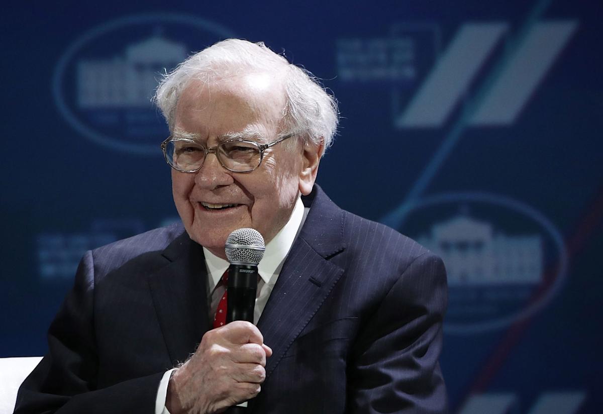  Despite AI bubble fears, Warren Buffett’s Berkshire Hathaway loads up on shares of hyperscaler Alphabet amid huge rally