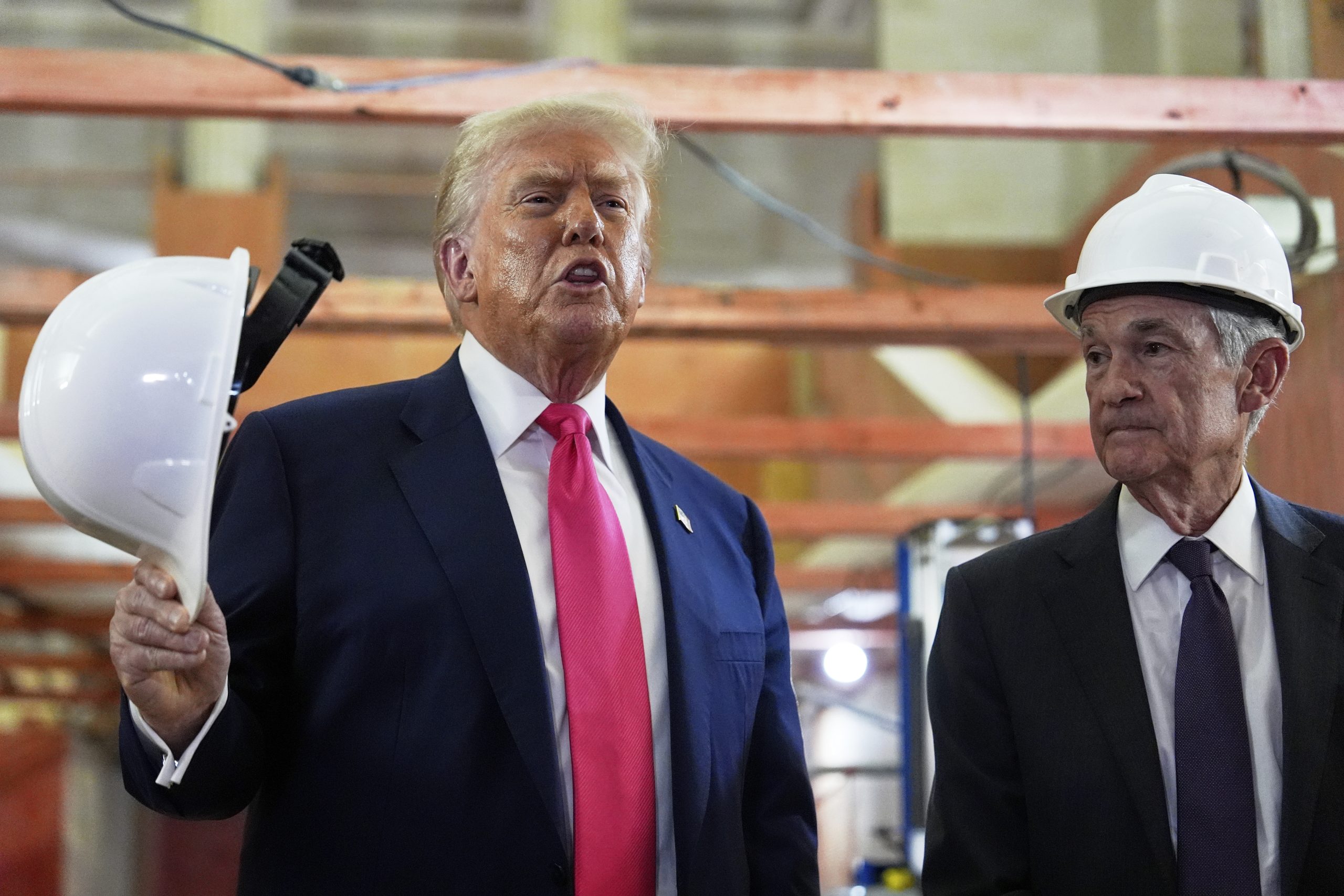  Trump renews pressure on Powell, Fed to cut rates ahead of its December meeting