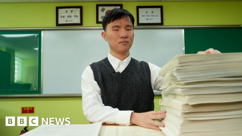  Blind students sit 13-hour college entry exam in South Korea