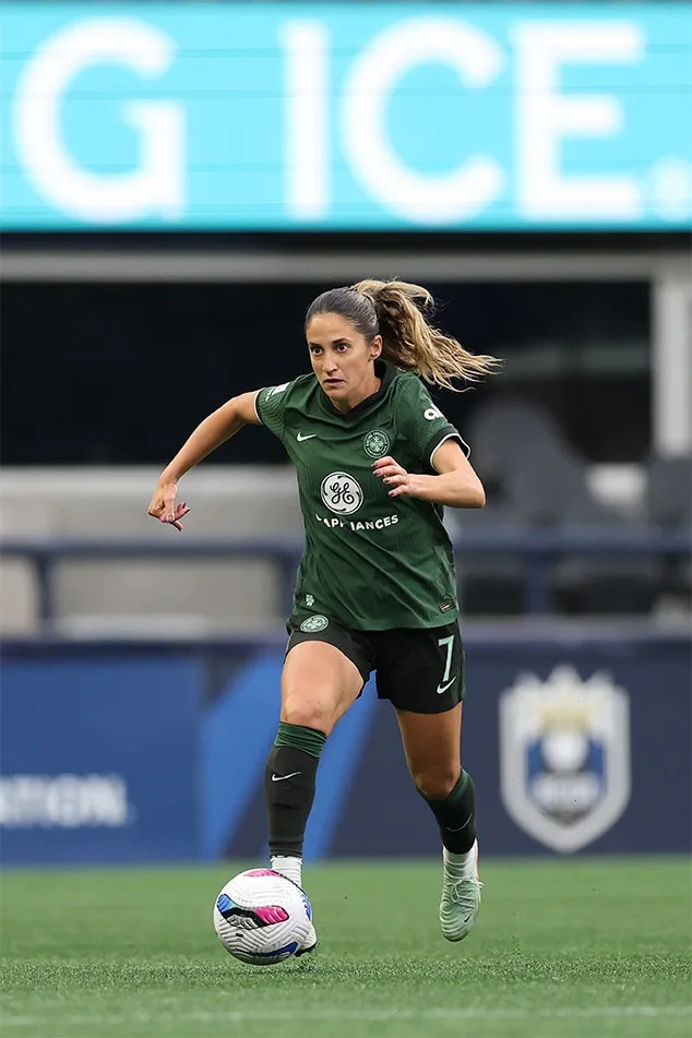 <p>Savannah DeMelo Suffers "Medical Emergency" Mid-Game</p>