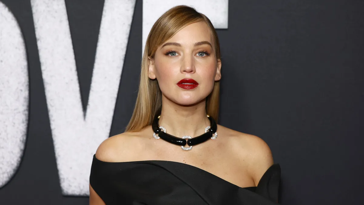  Jennifer Lawrence doubts her Trump criticism is helpful
