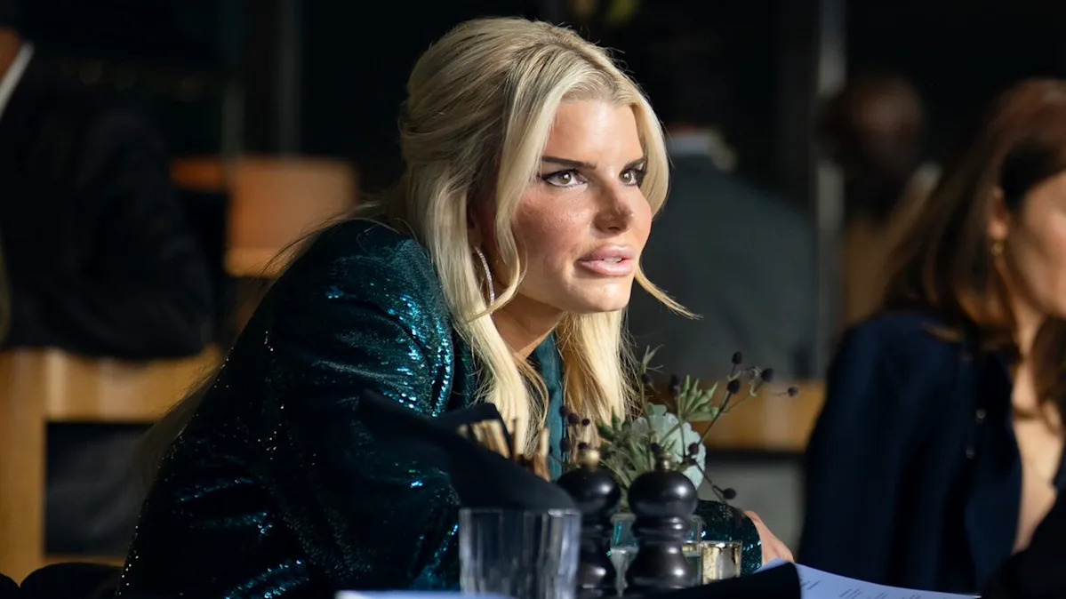  Jessica Simpson’s Shocking Appearance Sparks Big Fan Reaction