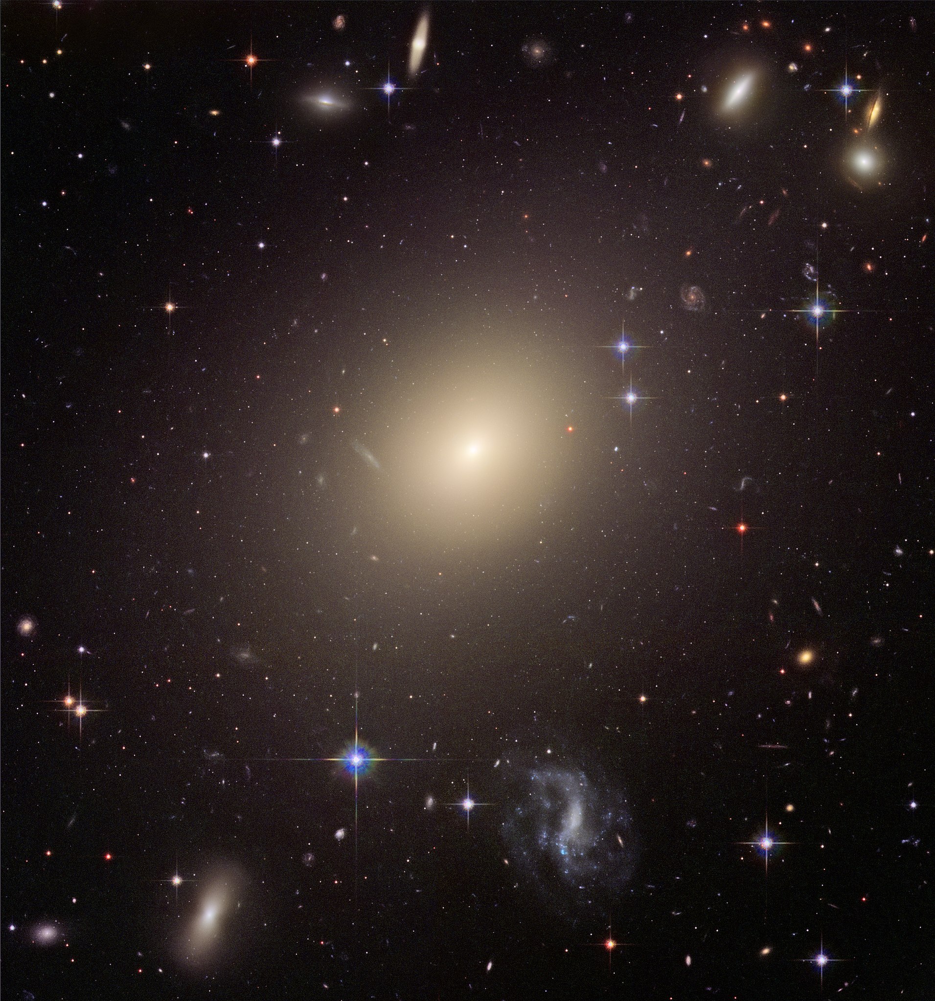 Abell S740 galaxy ESO 325-G004