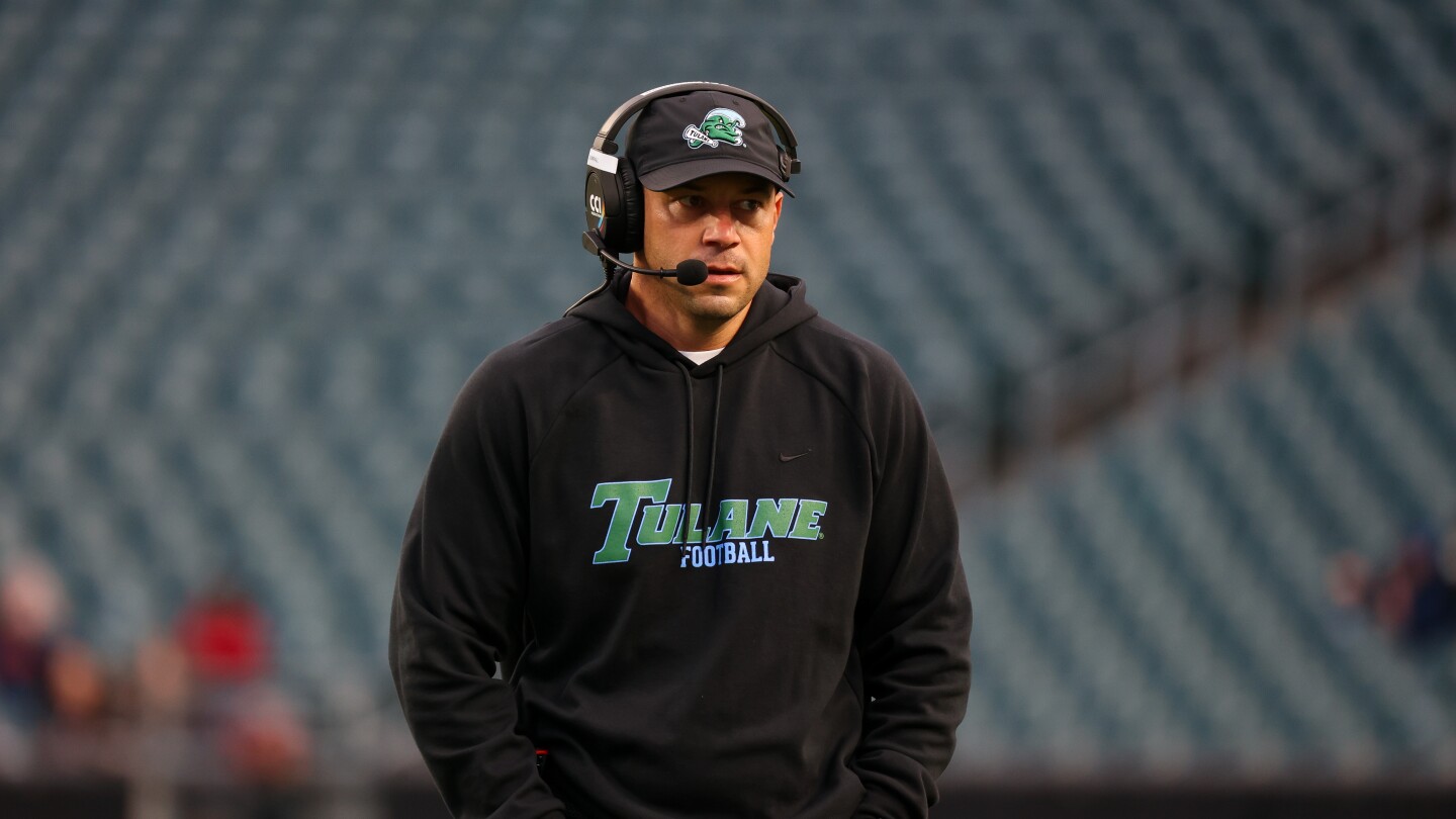  After abandoning its pursuit of Lane Kiffin, Florida closes in on hiring Jon Sumrall