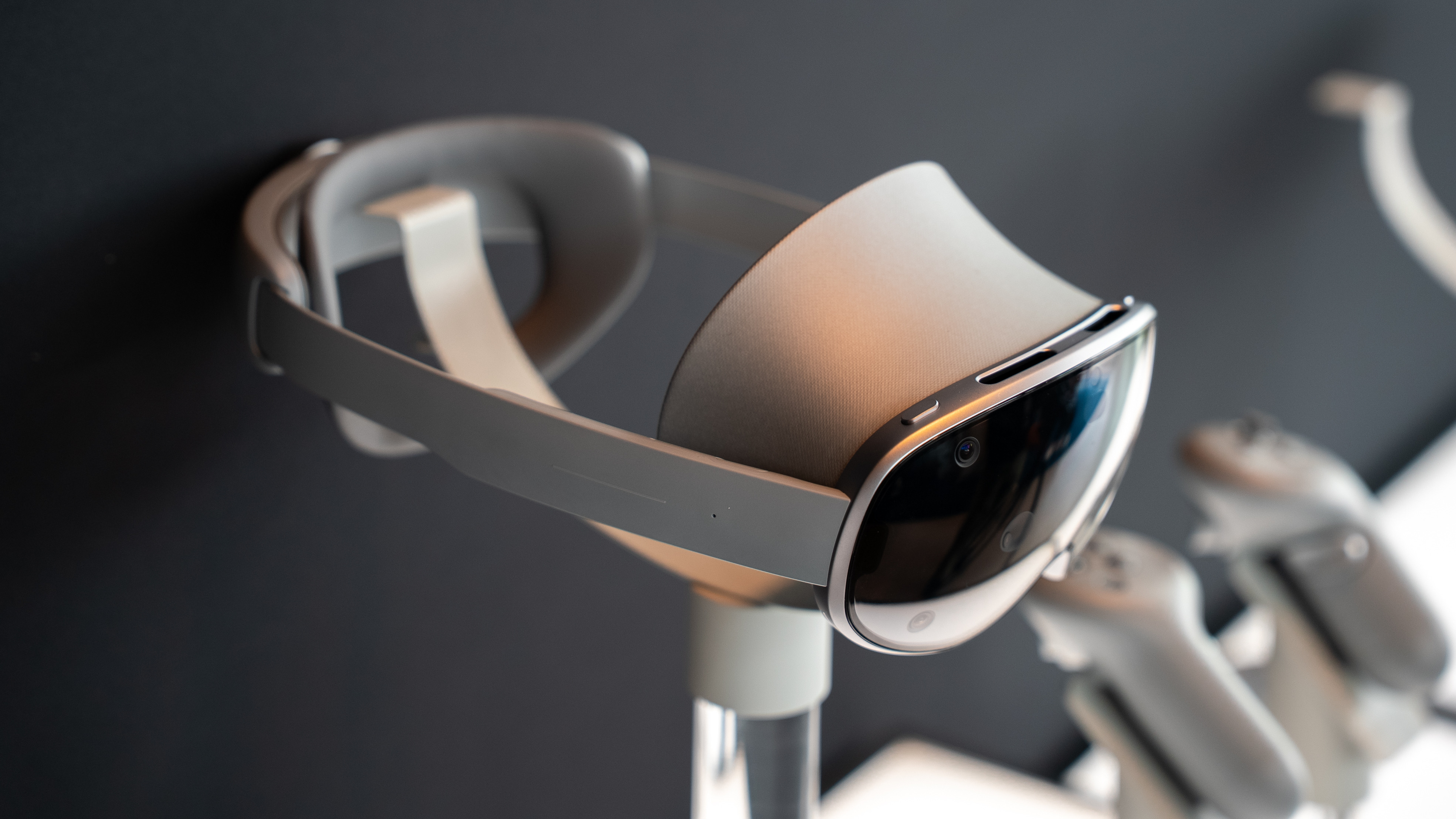 side profile of the Galaxy XR headset