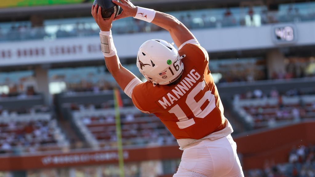  Arch Manning first Longhorn to catch, throw, rush for TD