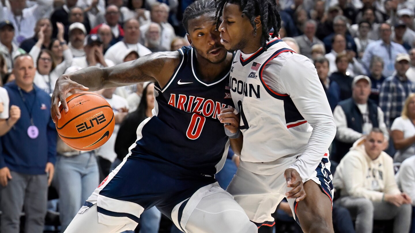  Arizona jumps to No. 2 behind Purdue in men’s AP Top 25