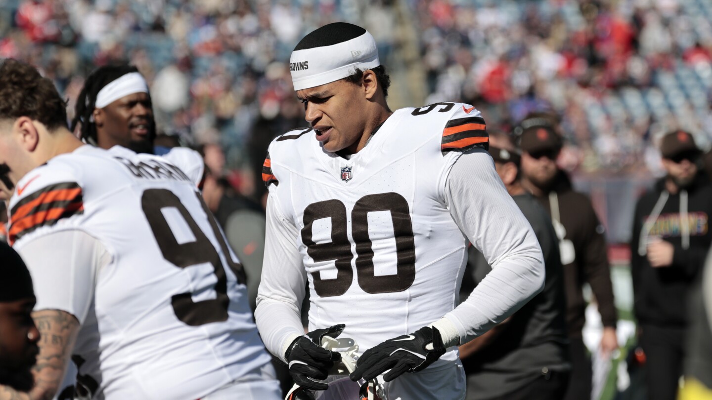 Bears acquire DE Joe Tryon-Shoyinka in trade with Browns