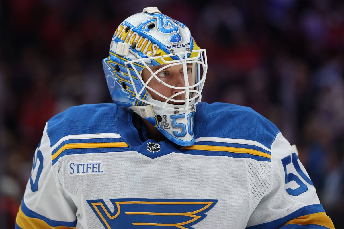  Blues’ Jordan Binnington tries to hide Alex Ovechkin’s 900th goal puck in his pants