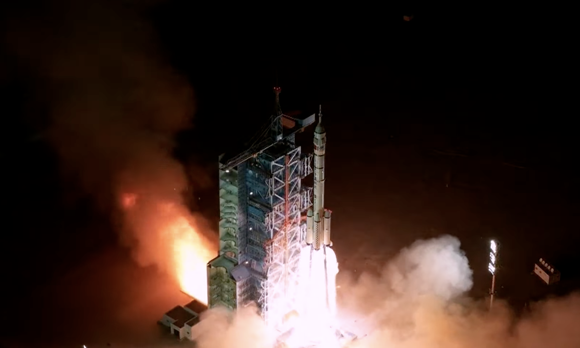  China launches crewed Shenzhou-21 mission
