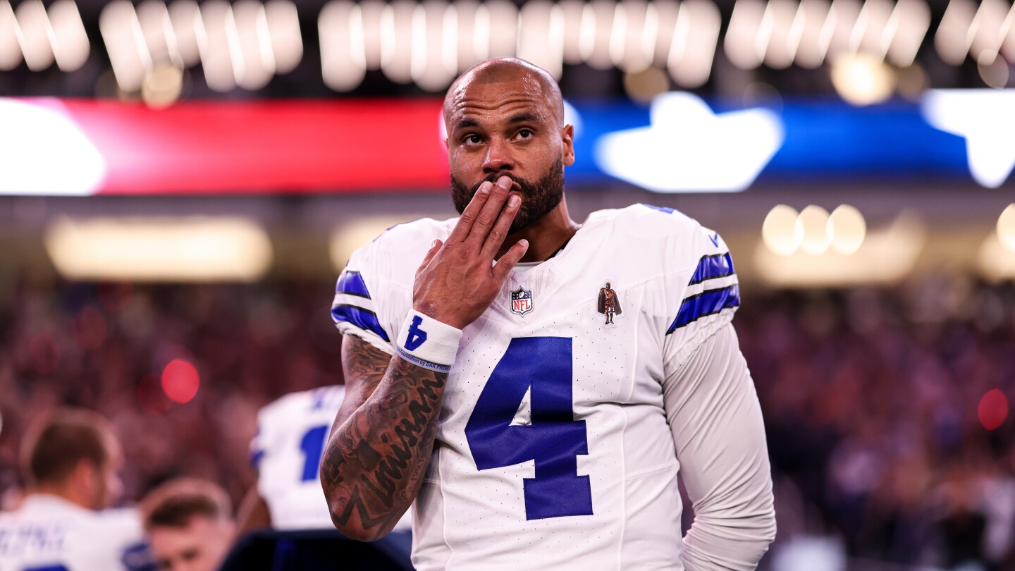  Dak Prescott is 160 passing yards from Tony Romo’s all-time team record