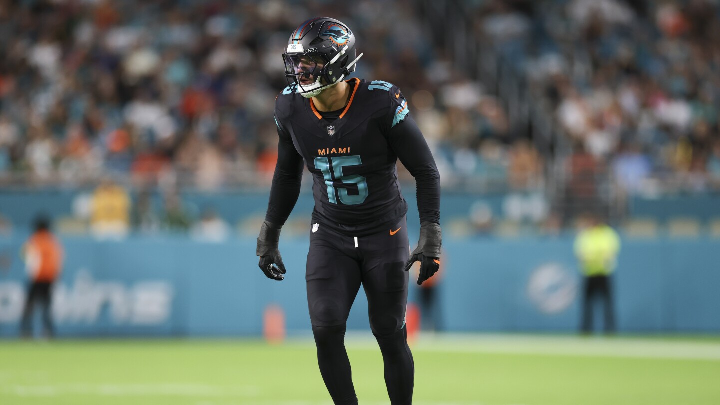  Dolphins, Eagles announce Jaelan Phillips trade