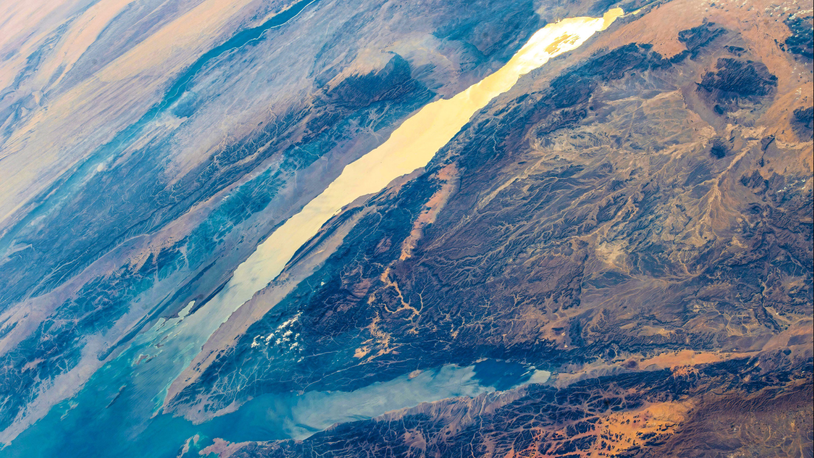  A gulf separating Africa and Asia is still pulling apart — 5 million years after scientists thought it had stopped