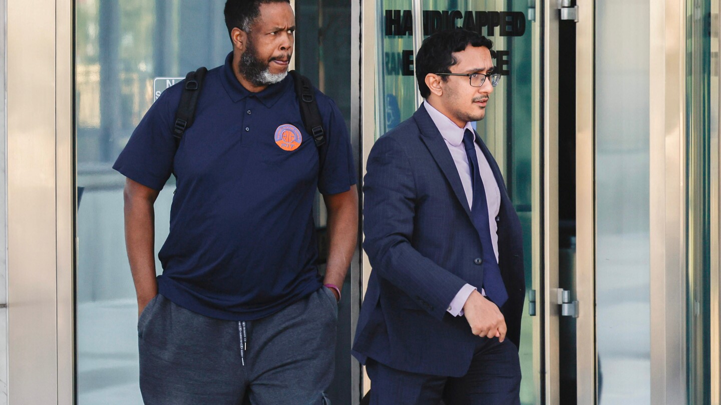  Ex-NBA player Damon Jones pleads not guilty in gambling scandal