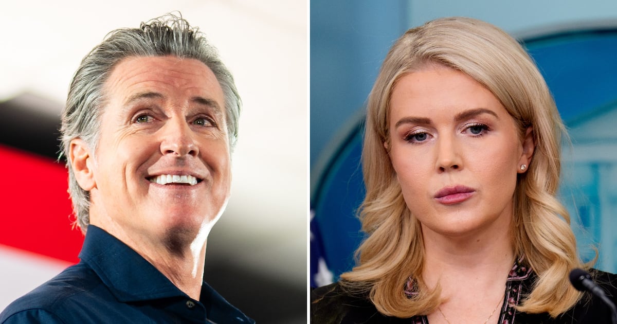  Gavin Newsom Mocks Karoline Leavitt After She Defends Trump’s ‘Piggy’ Insult