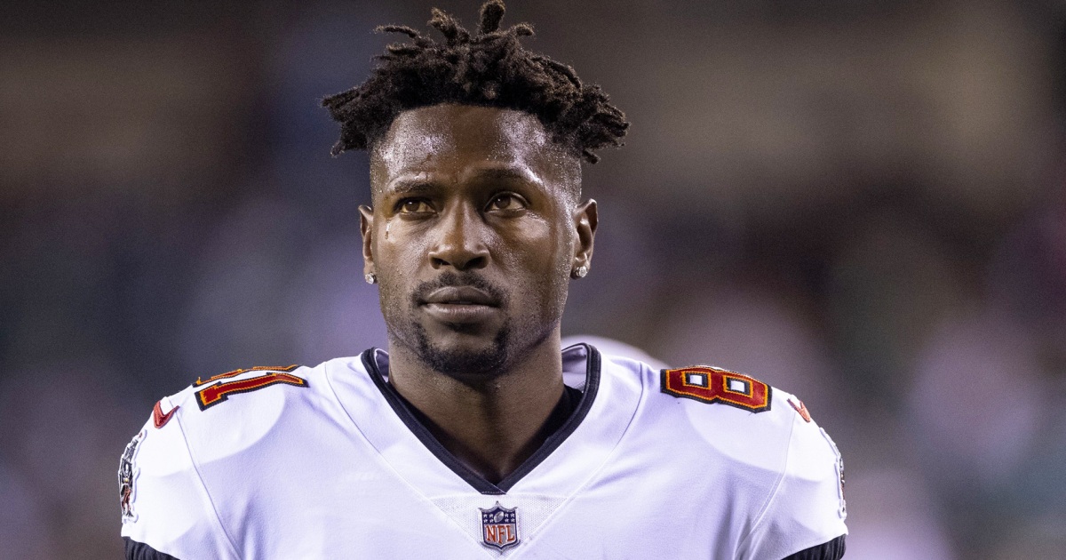  Former NFL star Antonio Brown in custody, four months after allegedly shooting into Miami crowd