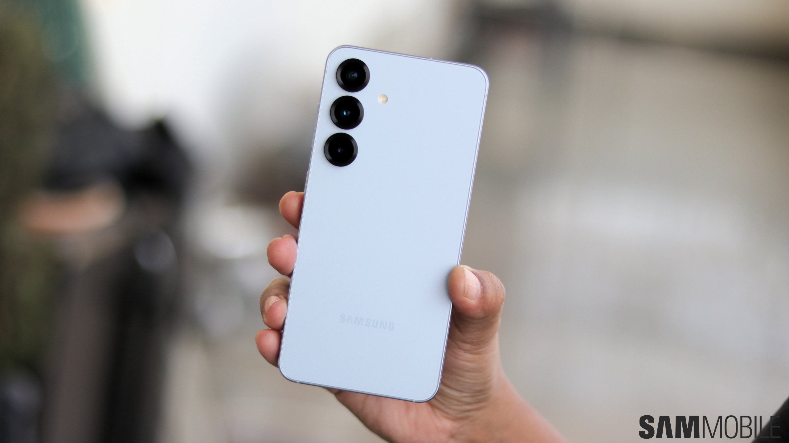  Samsung Galaxy S26 is thinner than the Galaxy S25 and packs Qi2 magnets