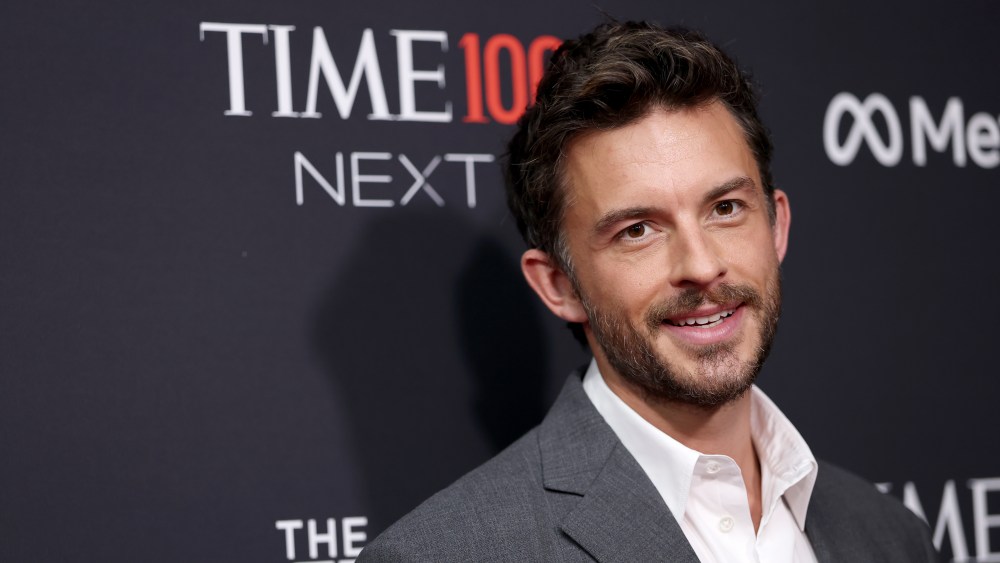  Jonathan Bailey Named People’s 2025 Sexiest Man Alive
