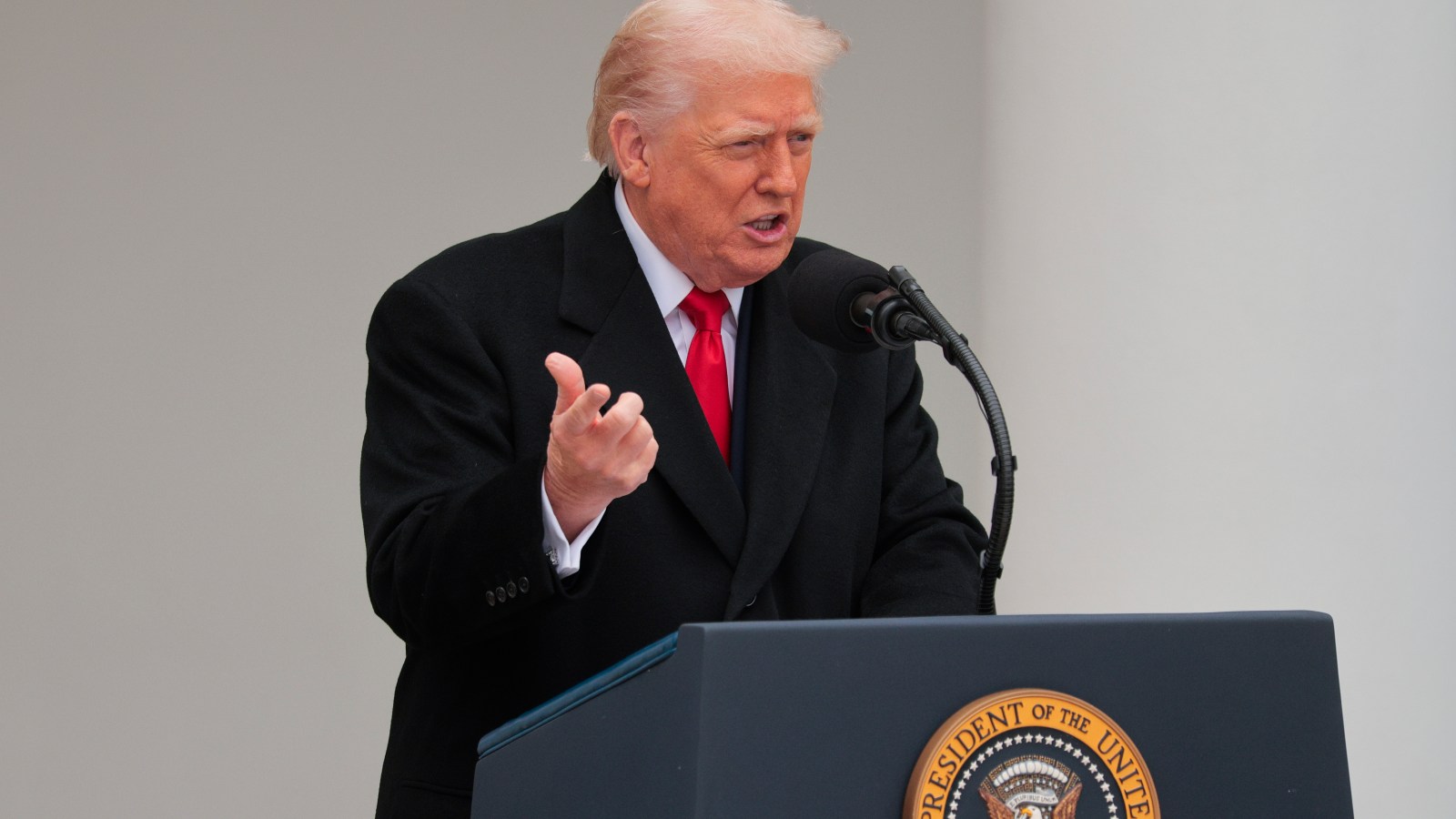  Trump Says He’s Cancelling Biden’s Executive Orders Signed by Autopen