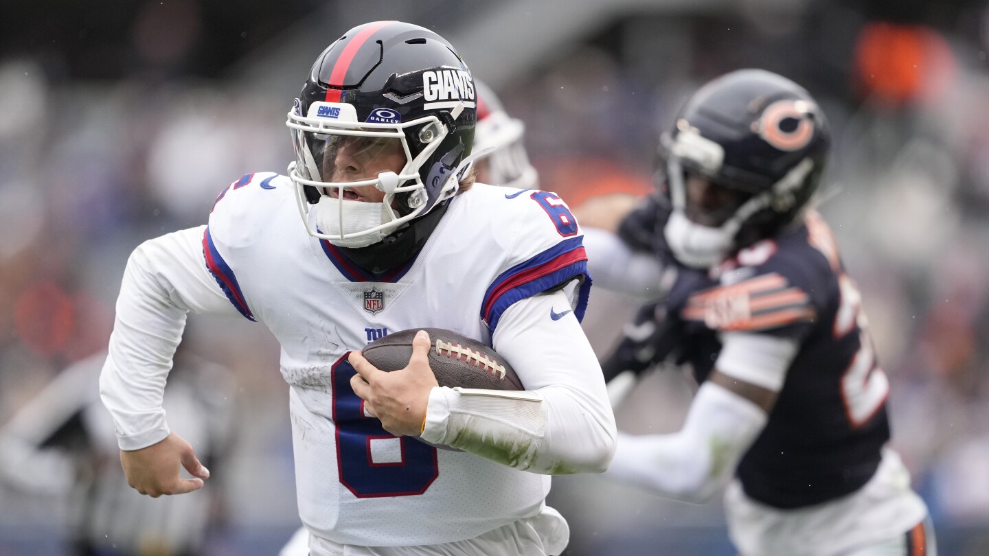  Giants urge Jaxson Dart to be more careful when he runs with the ball