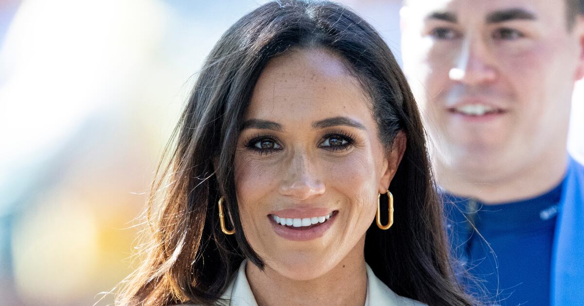  Meghan Markle Gets Staff to Make Odd Entrance Announcement