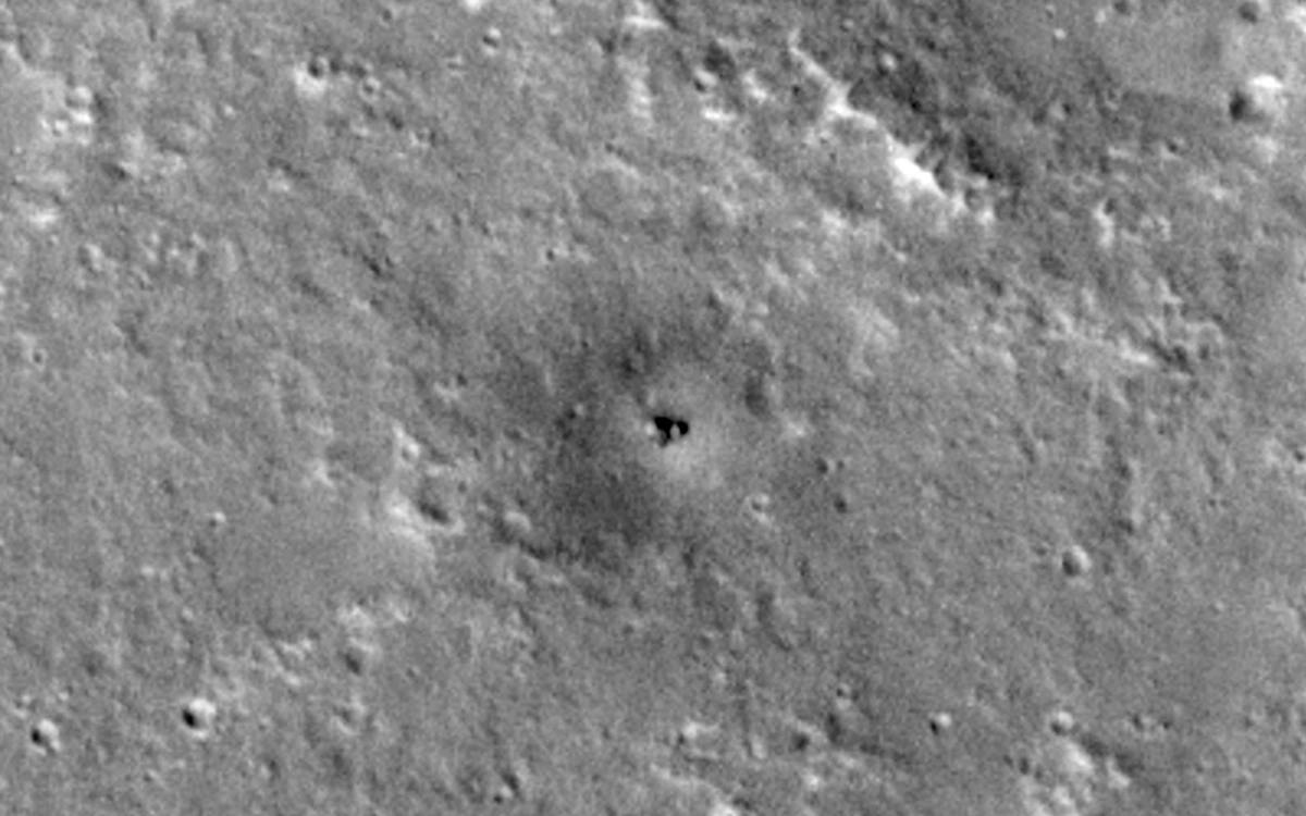  NASA spacecraft spots dead robot lying on Mars’ surface and sends back a picture of it