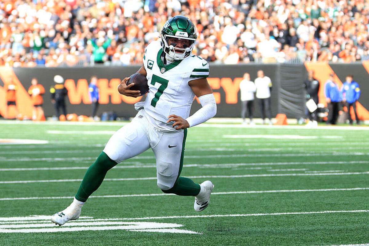  Jets bench QB Justin Fields; Tyrod Taylor to start vs. Ravens: Source
