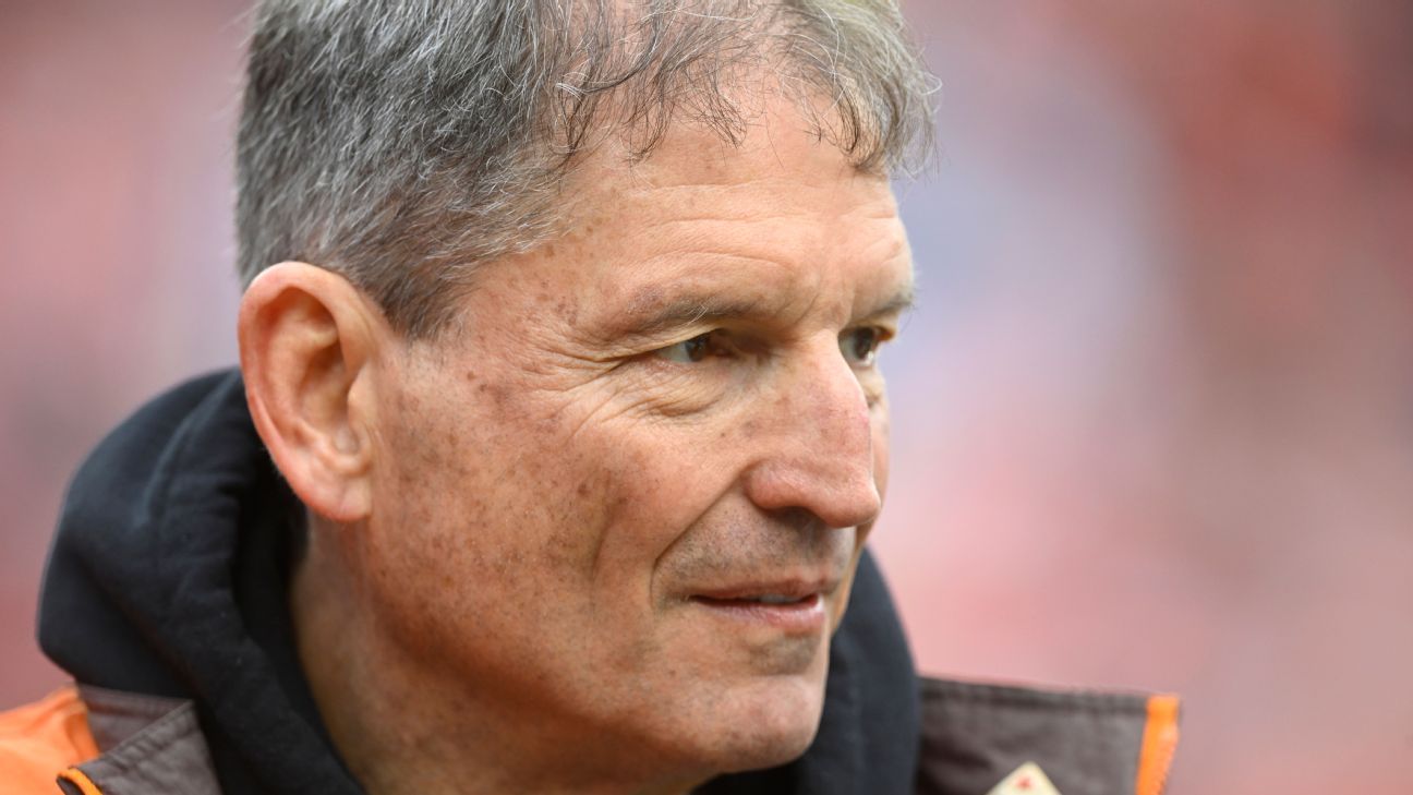  Kosar, awaiting liver transplant, has ‘two aggressive procedures’