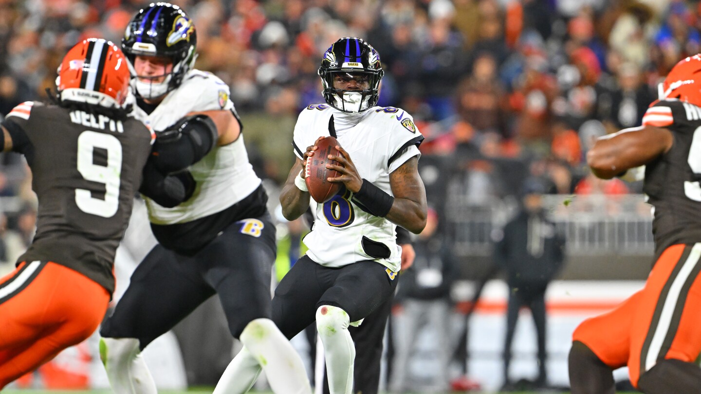  Lamar Jackson missed Wednesday’s practice with an ankle injury