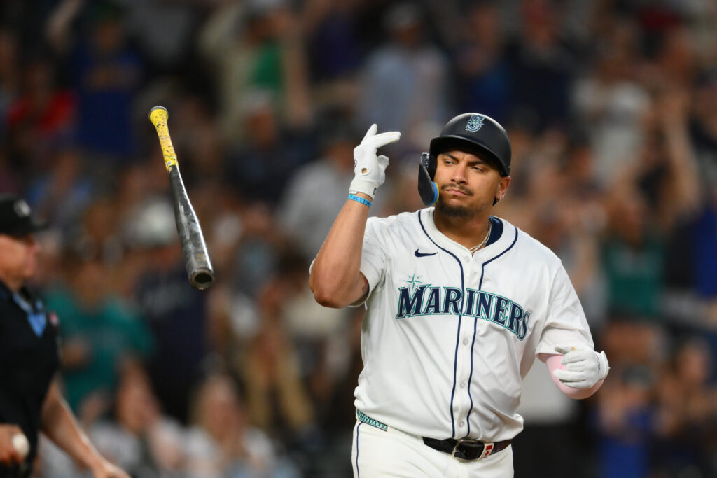  Mariners To Re-Sign Josh Naylor