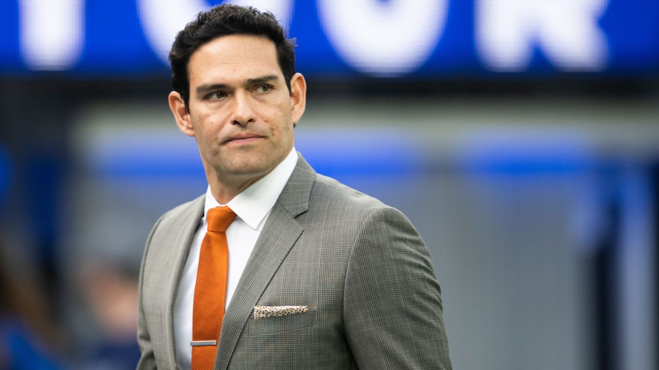  Mark Sanchez out as Fox Sports analyst following October arrest