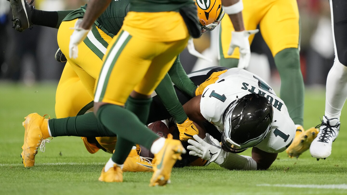  Monday Night Football: Eagles, Packers end the first half scoreless