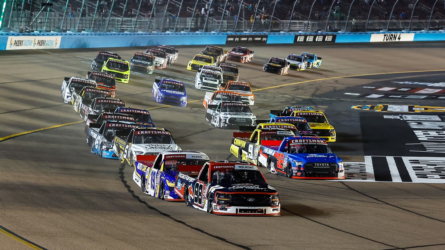  NASCAR Friday schedule at Phoenix Raceway