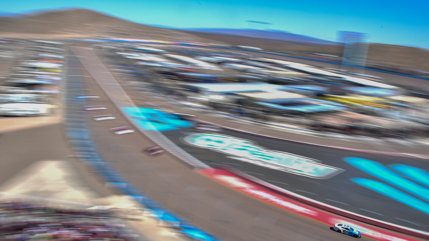  NASCAR Saturday schedule at Phoenix Raceway