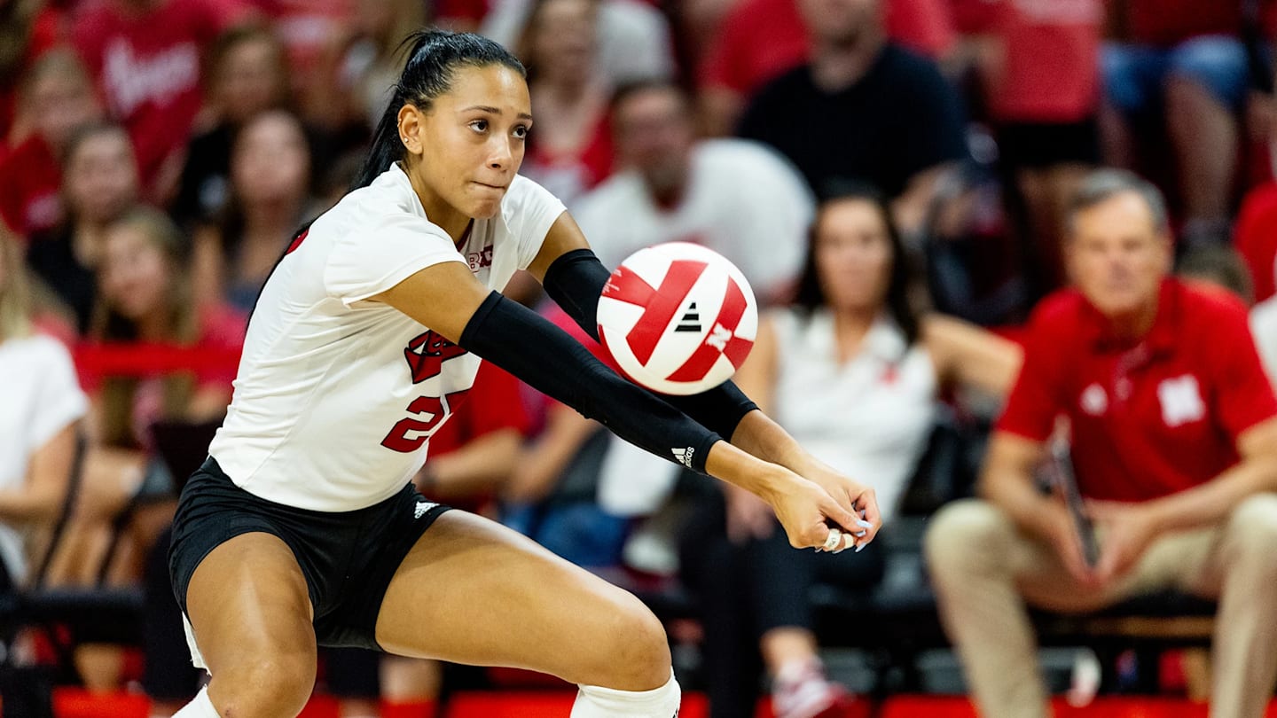  Nebraska Takes Down No. 11 Wisconsin in Straight Sets for Another Sweep