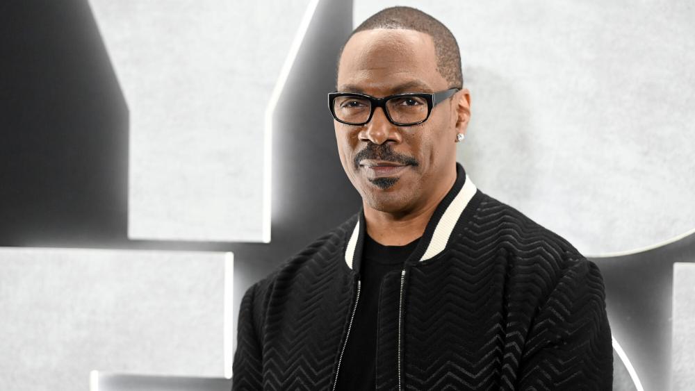  Eddie Murphy Slams SNL for Joking About His Movie Flop