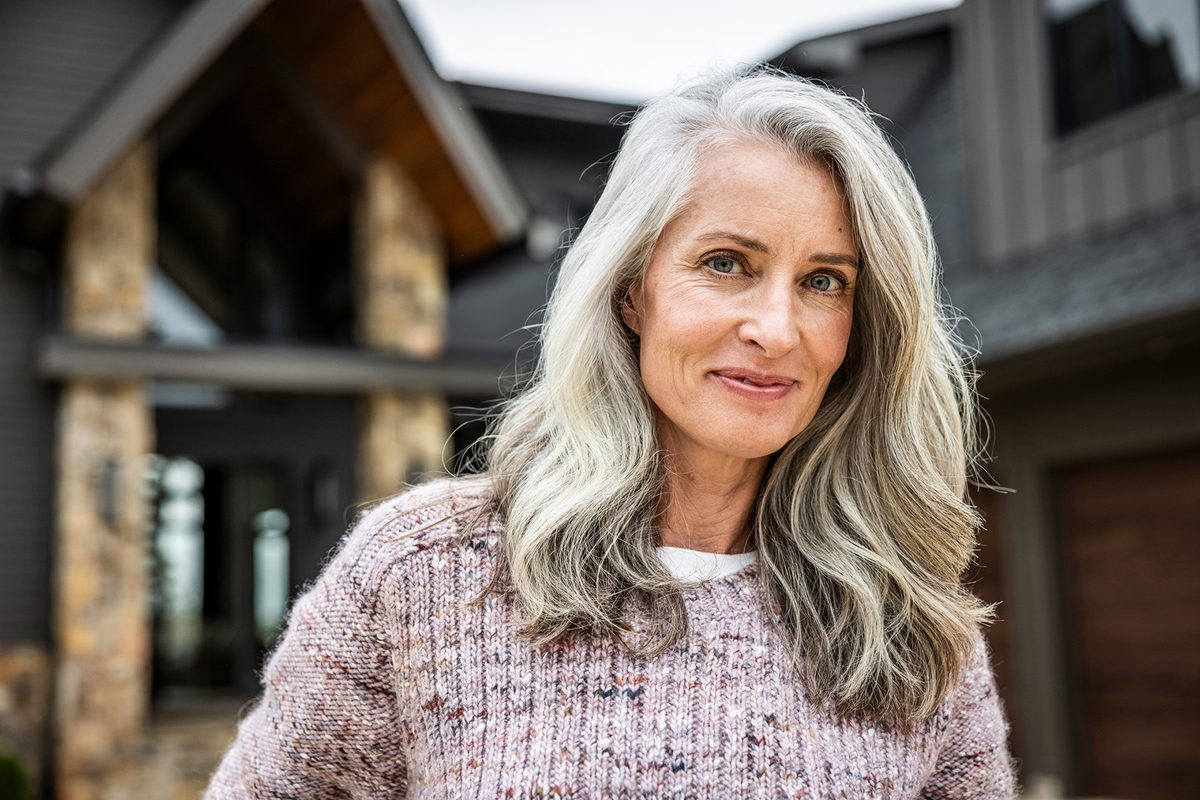  Grey hairs grow when your body shuts down cancer-prone cells, study suggests