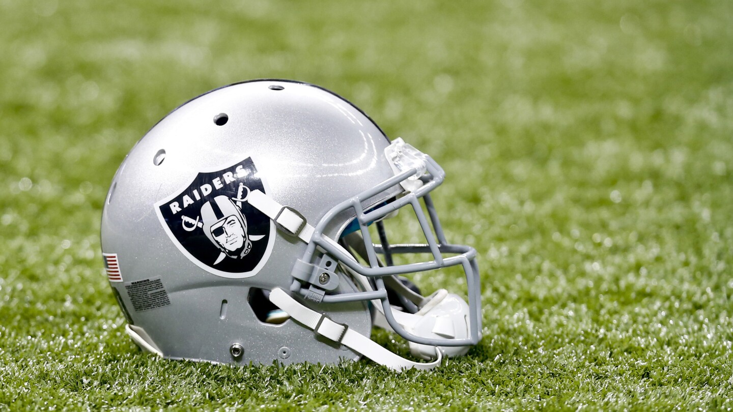  Raiders name Derius Swinton interim special teams coordinator