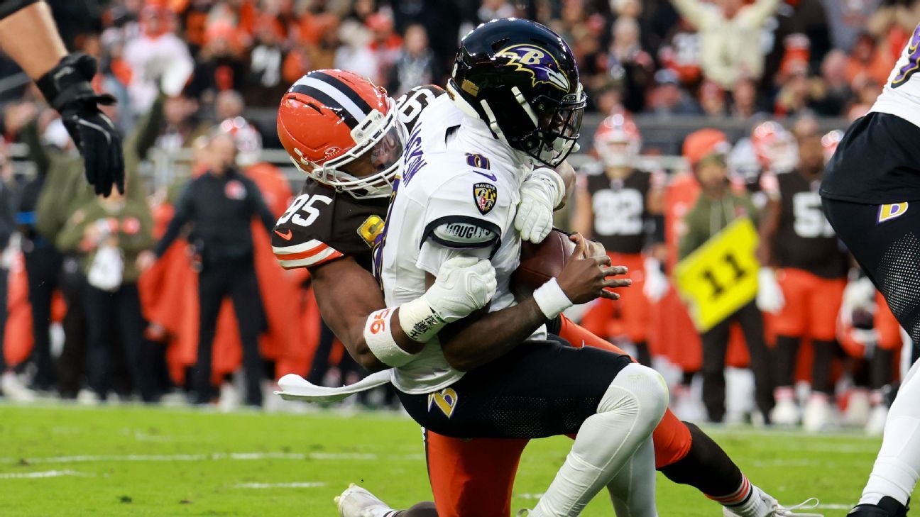  Ravens’ oft-sacked Lamar Jackson ‘going to holler at my guys’