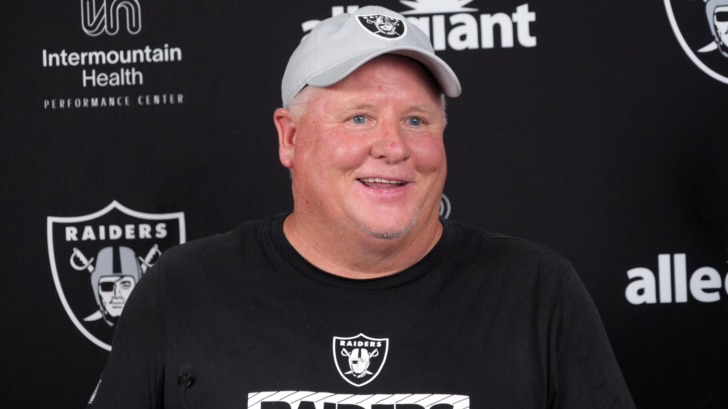  Report: Chip Kelly repeatedly botched play calls during games