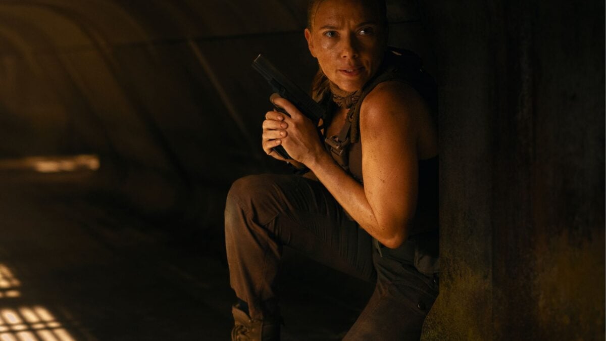  Scarlett Johansson Will Star in Mike Flanagan’s ‘Exorcist’ Reboot